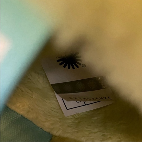 ❣️🆕UGG Fluff Yeah Citron/Yellow Slides❣️ - Picture 9 of 11